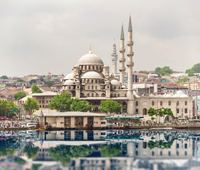 Fototapeta na wymiar New Mosque Istanbul