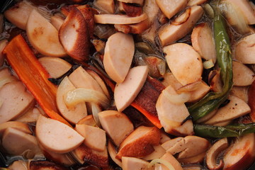 Fleischgericht mit Peperoni
