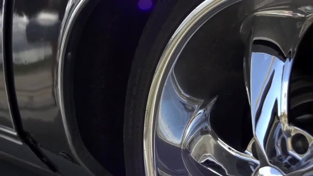 Focusing the camera on the envelope muscle car