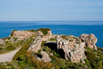 Fototapeta na wymiar Rocky cliff seaside
