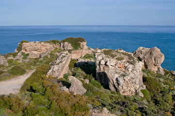Fototapeta na wymiar Rocky cliff seaside