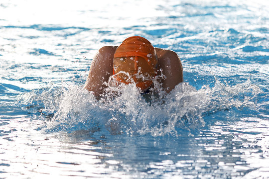 Natación en piscina de invierno