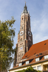 Fototapeta na wymiar Martinsturm, gotische Stiftsbasilika St. Martin, 14. Jh. ,Niederbayern , Landshut, Bayern, Deutschland, Europa