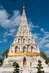 Fototapeta premium the white pagoda temple in Chiang Mai, Thailand