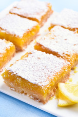Baked lemon bars