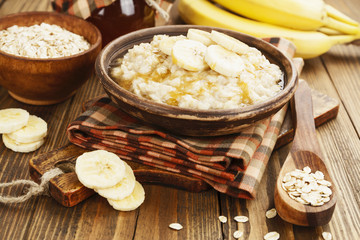 Porridge with bananas