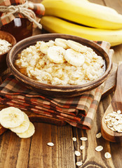 Porridge with bananas