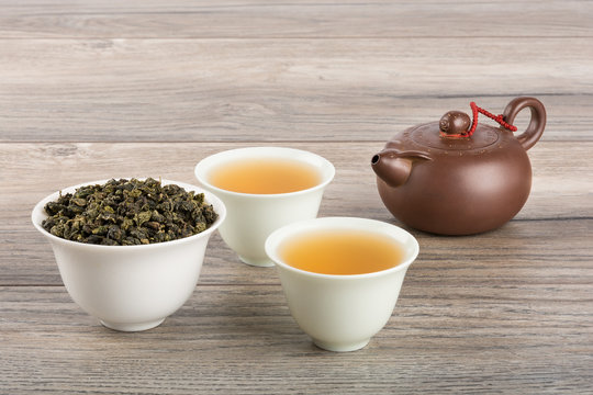 Green tea, cups, teapot
