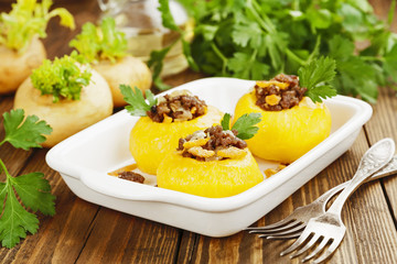 Turnip stuffed with minced meat