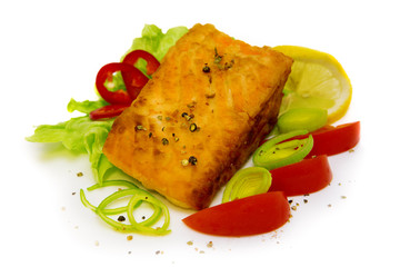 Roasted salmon fillets with fresh salad.