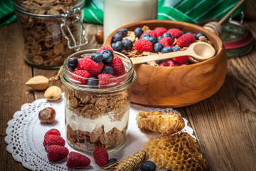 Tasty breakfast with cereal and frut.