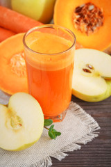 Fototapeta na wymiar Fresh juice, mix fruits and vegetable. Healthy food