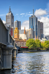 Fototapeta premium Melbourne z Queens Bridge