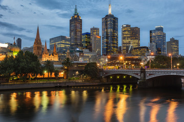 Fototapeta na wymiar Melbourne city at night from Southbank