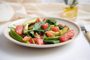 salad with avocado and grapefruit