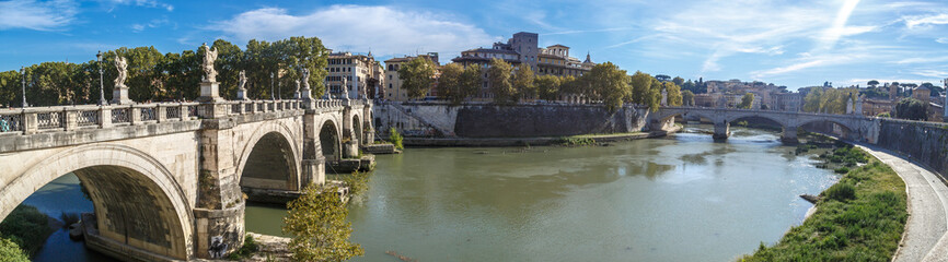 Fototapeta premium Tiber River View