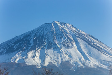 Fototapeta na wymiar 霧降高原から見た富士山