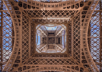 Obraz premium The Eiffel Tower, view from below, Paris France