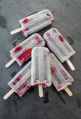 Eis am Stiel mit Chia Samen