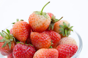 Juicy, fresh strawberries in a bowl
