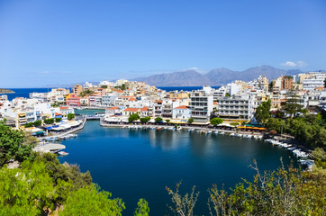Fototapeta na wymiar blue Bay in picturesque Greece