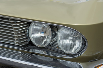 古い車のヘッドライト　Head lamp of the nostalgic car