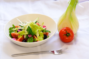 salad of tomatoes and greens
