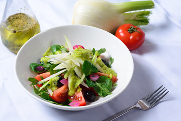salad of tomatoes and greens
