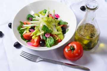 salad of tomatoes and greens
