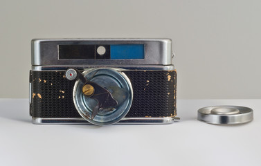 Spying cam 2, a small camera with primitive closure