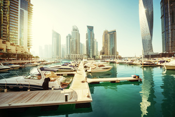 Naklejka premium Dubai Marina o zachodzie słońca, Zjednoczone Emiraty Arabskie