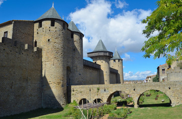 Fototapeta na wymiar nner walls towers and bridge of the cite at Carcassonne.