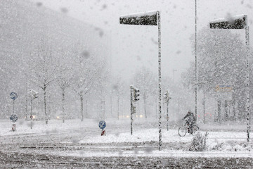 winterliches Schneetreiben am Aegidientorplatz in Hannover