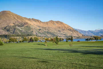 wanaka lakefront park in the morning, South Island New Zealand