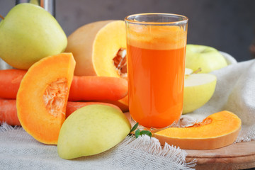 Obraz na płótnie Canvas Fresh juice, mix fruits and vegetable. Healthy food
