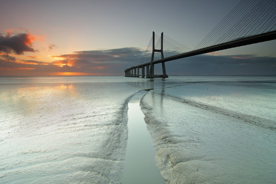 Ponte Vasco da Gama sobre o rio Tejo