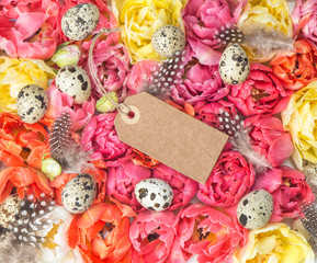 Obraz na płótnie Canvas Easter decoration with spring tulip flowers eggs