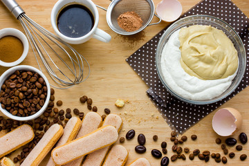 Obraz na płótnie Canvas Tiramisu cake ingredients background