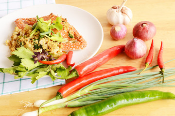 sea crab fried with yellow curry and celery