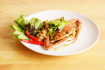 sea crab fried with yellow curry and celery