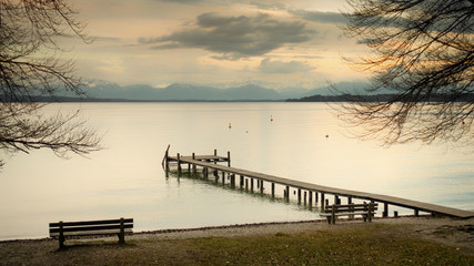 Obrazy na Plexi  drewniany pomost nad jeziorem Starnberg