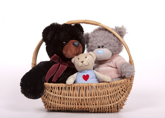  Teddy bears in a basket