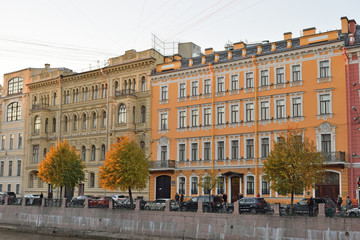 Fototapeta premium Beautiful old houses on the embankment of the river Moika