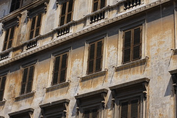 Fototapeta na wymiar Häuserfassade in Rom