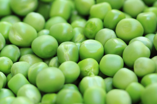 fresh green pea seeds