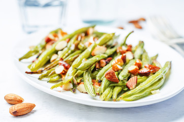 roasted snap green beans with almond