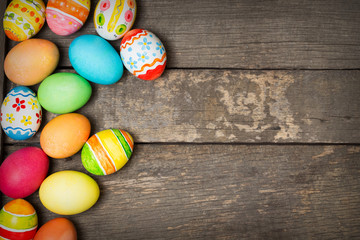 Fototapeta na wymiar Easter eggs on wooden