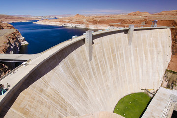 glen canyon dam in arizona with lake powell in the distance