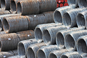 Steel wire roll and pipe