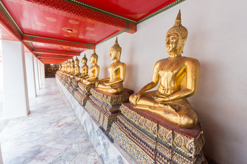 Gold buddha statue in Wat Pho